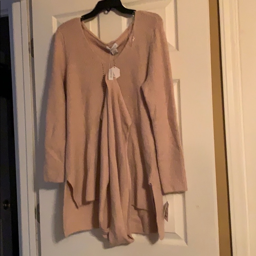 NWT Liz Claiborne Sweater with scarf